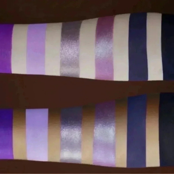 Hershey Kisses Milk Dark Chocolate Eyeshadow Palette New 🎉Host Pick🎉 - Picture 3 of 3